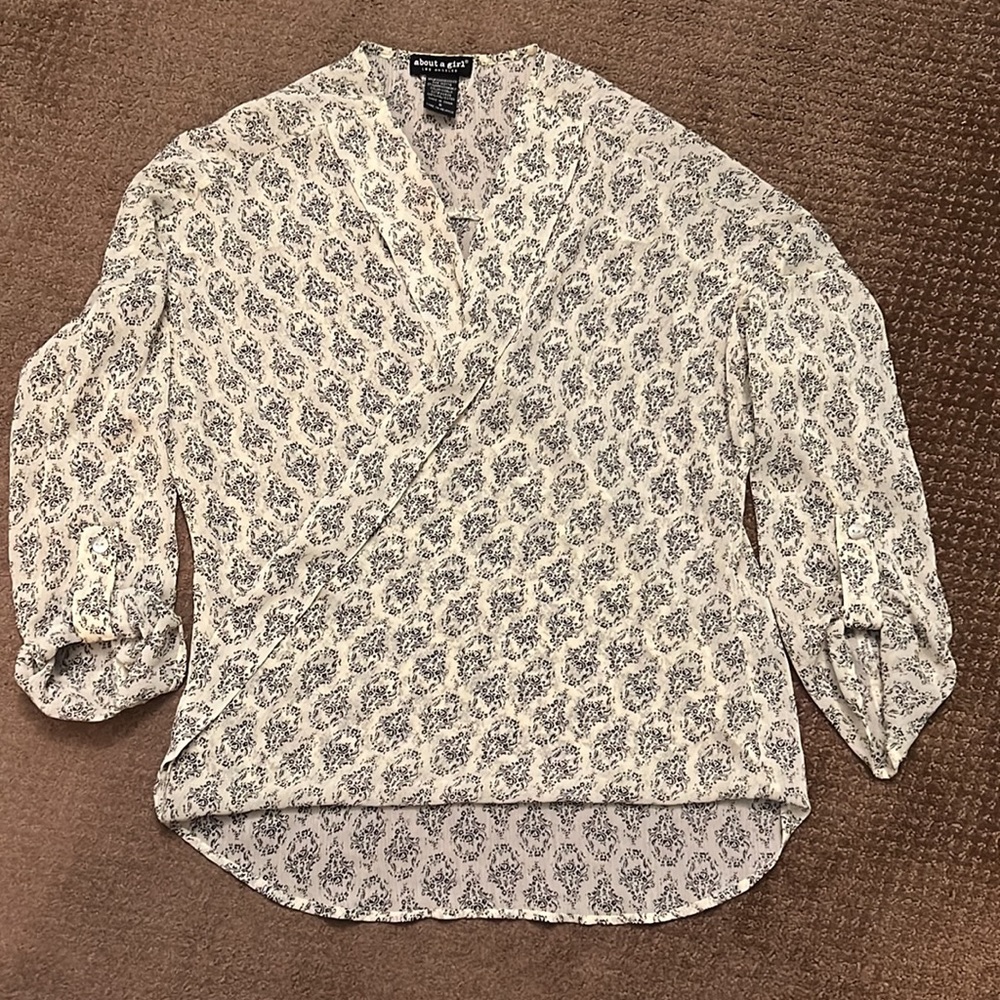 Ivory blouse - Picture 5 of 5